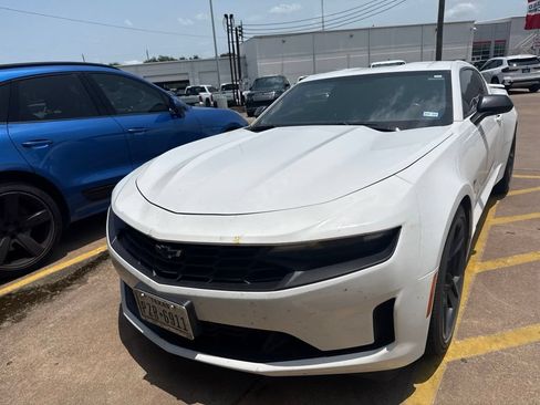 Used 2022 Chevrolet Camaro LT RWD image 3