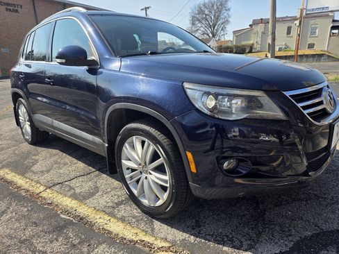 Used 2011 Volkswagen Tiguan SE image 11