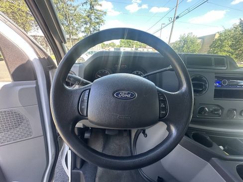 Used 2013 Ford E-350 and Econoline 350 XLT RWD image 14