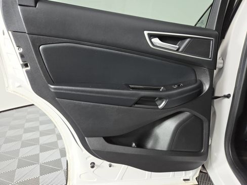 Used 2017 Ford Edge SEL w/ Equipment Group 201A AWD/4WD image 19