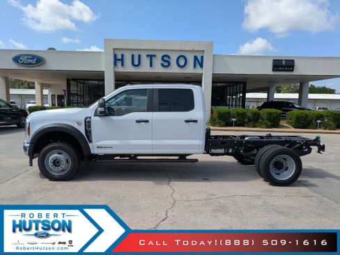 New 2025 Ford F450 XL w/ XL Chrome Package image 1