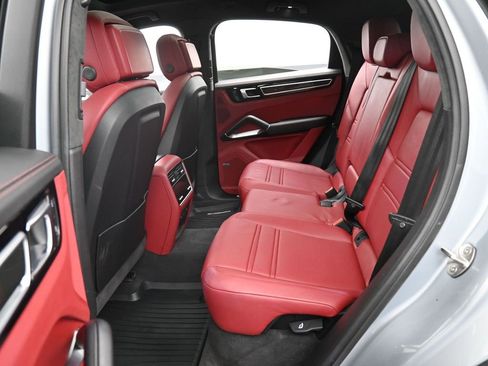 Certified 2022 Porsche Cayenne Turbo image 25