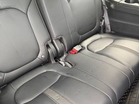 Certified 2024 Honda Pilot Touring image 16