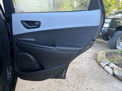 Used 2019 Hyundai Kona SEL FWD image 23