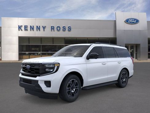 New 2025 Ford Expedition Active image 2