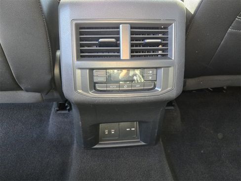 Certified 2022 Volkswagen Atlas SE image 15