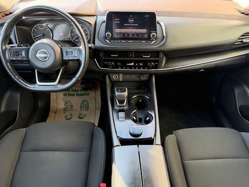 Used 2023 Nissan Rogue S image 11