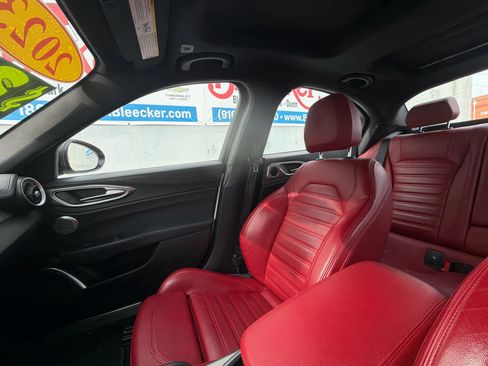 Used 2023 Alfa Romeo Giulia Veloce image 21