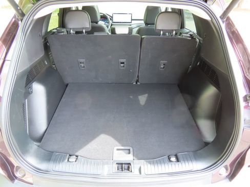 Used 2023 Ford Escape Platinum w/ Class II Trailer Tow Package FWD image 17