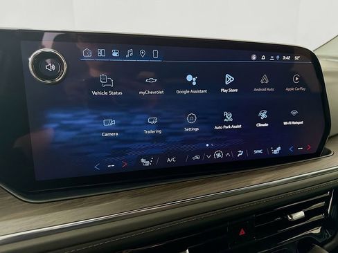 New 2026 Chevrolet Suburban LT image 14