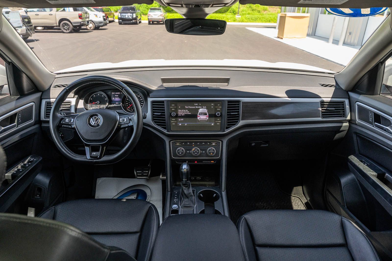 Used 2019 Volkswagen Atlas SE w/ Panoramic Sunroof Package FWD image 23