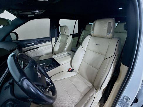 Used 2023 Cadillac Escalade Premium Luxury image 20