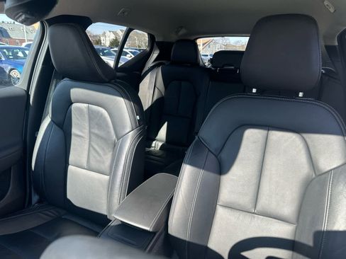 Certified 2023 Volvo XC40 B5 Core w/ Convenience Package image 15