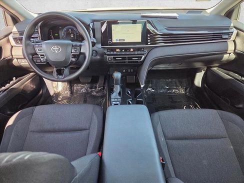 Used 2025 Toyota Camry LE image 17