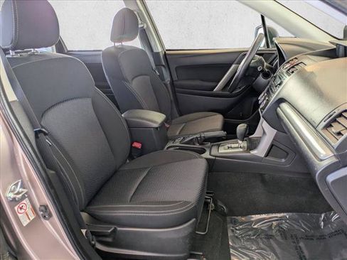 Used 2014 Subaru Forester 2.5i AWD/4WD image 18