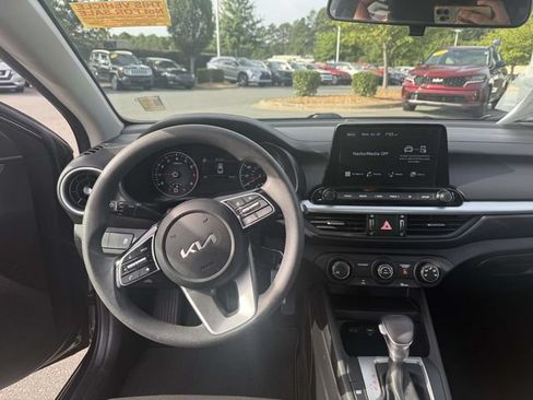 Used 2023 Kia Forte LXS FWD image 3