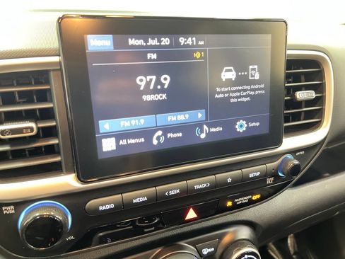 Used 2023 Hyundai Venue SEL FWD image 20