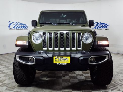 Used 2021 Jeep Gladiator Overland AWD/4WD image 3