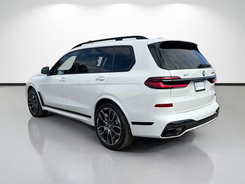 New 2026 BMW X7 M60i image 5