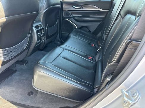 Certified 2024 Jeep Grand Cherokee Limited AWD/4WD image 16