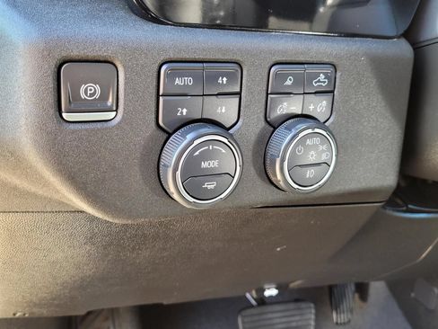 Used 2024 Chevrolet Silverado 1500 LTZ w/ Z71 Off-Road Package AWD/4WD image 22