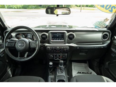Used 2022 Jeep Wrangler Unlimited Sport AWD/4WD image 31