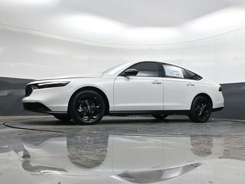 New 2025 Honda Accord SE image 30