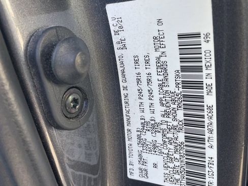 Used 2022 Toyota Tacoma SR image 9