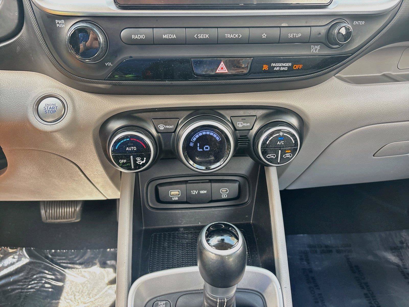Used 2025 Hyundai Venue SEL FWD image 11