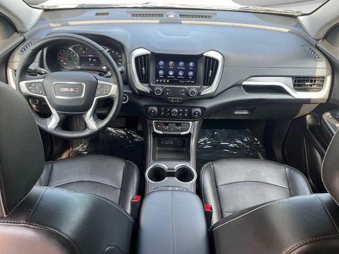 Used 2024 GMC Terrain SLT AWD/4WD image 12