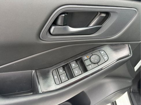 Used 2026 Nissan Rogue S image 17