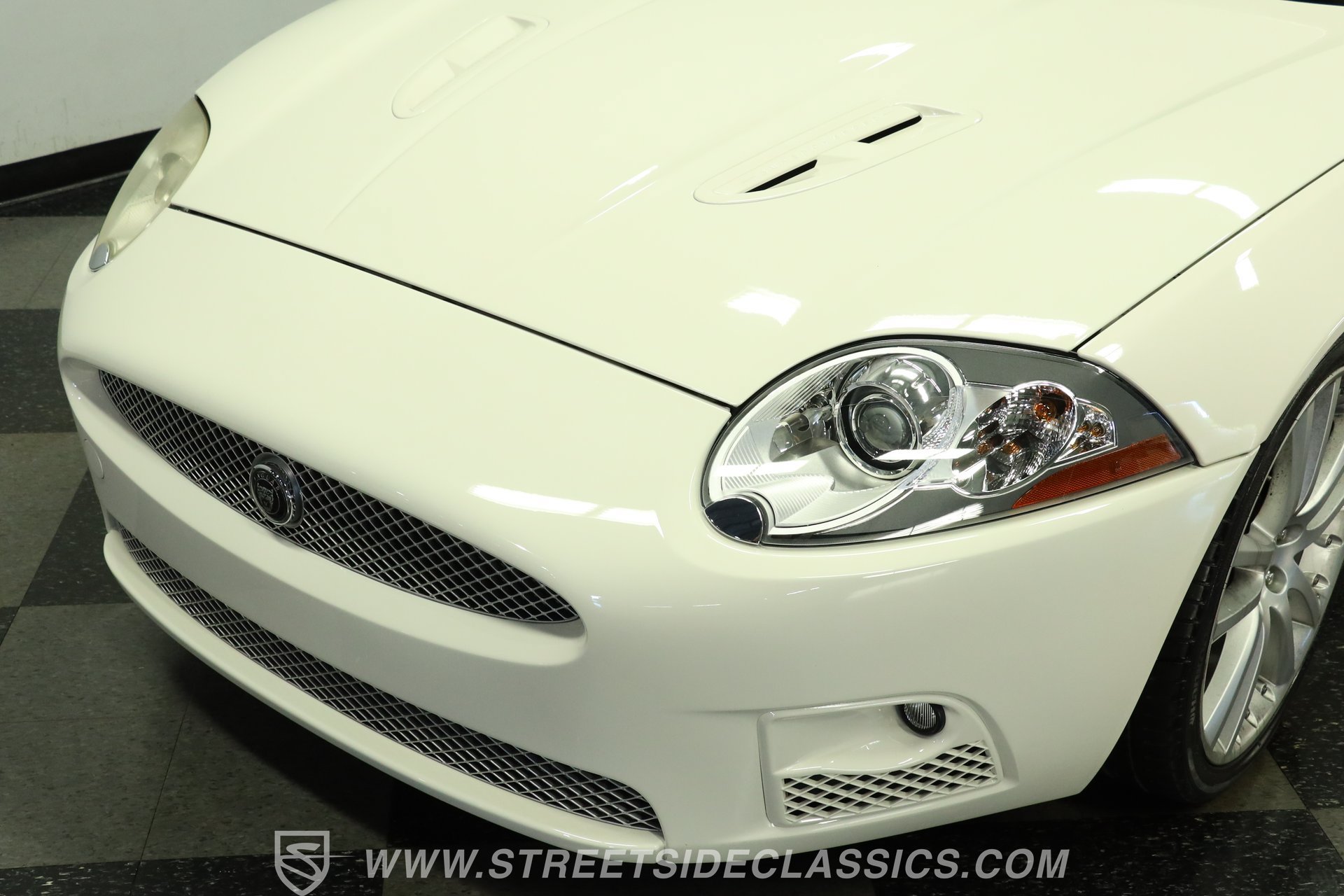 Used 2007 Jaguar XKR R RWD image 19