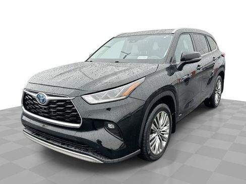 Used 2021 Toyota Highlander Platinum AWD/4WD image 1