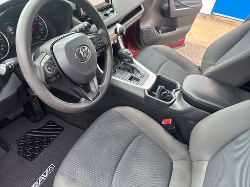 Used 2022 Toyota RAV4 LE AWD/4WD image 11