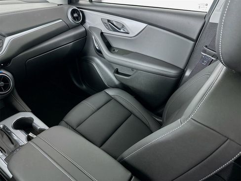 New 2025 Chevrolet Blazer LT w/ Midnight/Sport Edition image 24