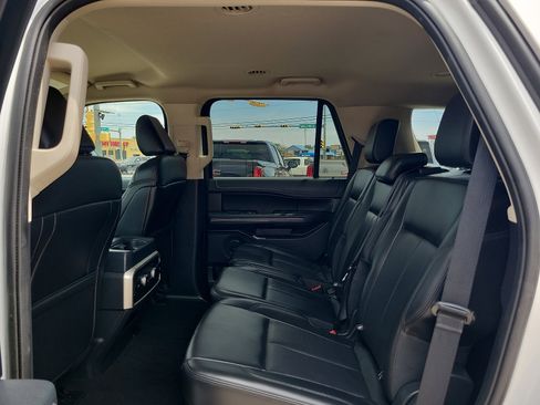 Used 2024 Ford Expedition XLT AWD/4WD image 14