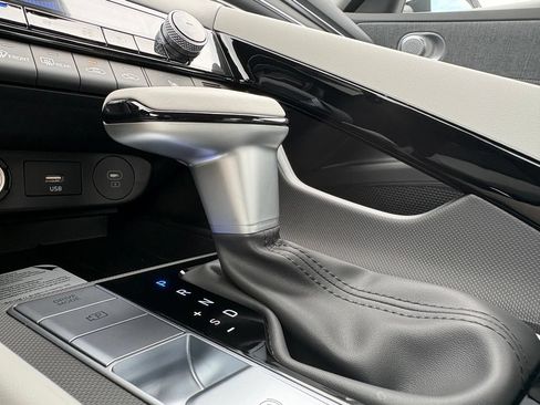 New 2026 Hyundai Elantra Limited FWD image 22