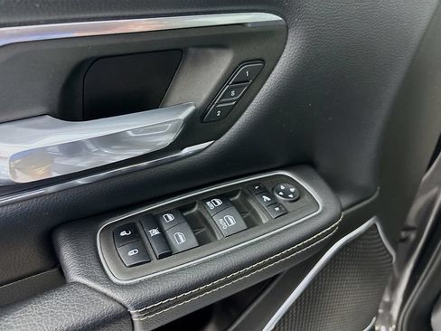 Used 2024 RAM 1500 Laramie AWD/4WD image 20