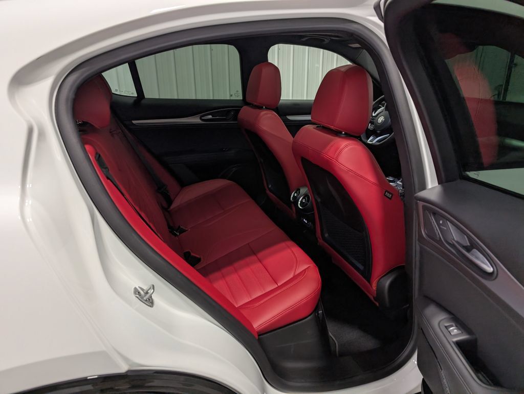 Used 2025 Alfa Romeo Stelvio Sprint w/ Veloce Package AWD/4WD image 26