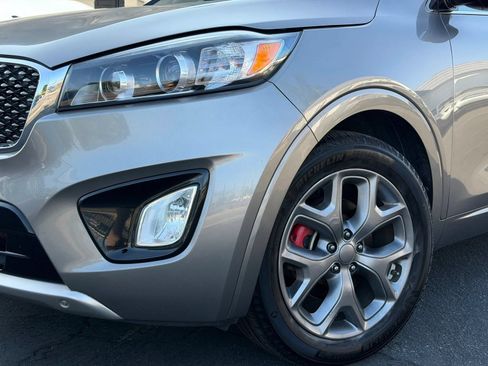 Used 2017 Kia Sorento SX FWD image 4