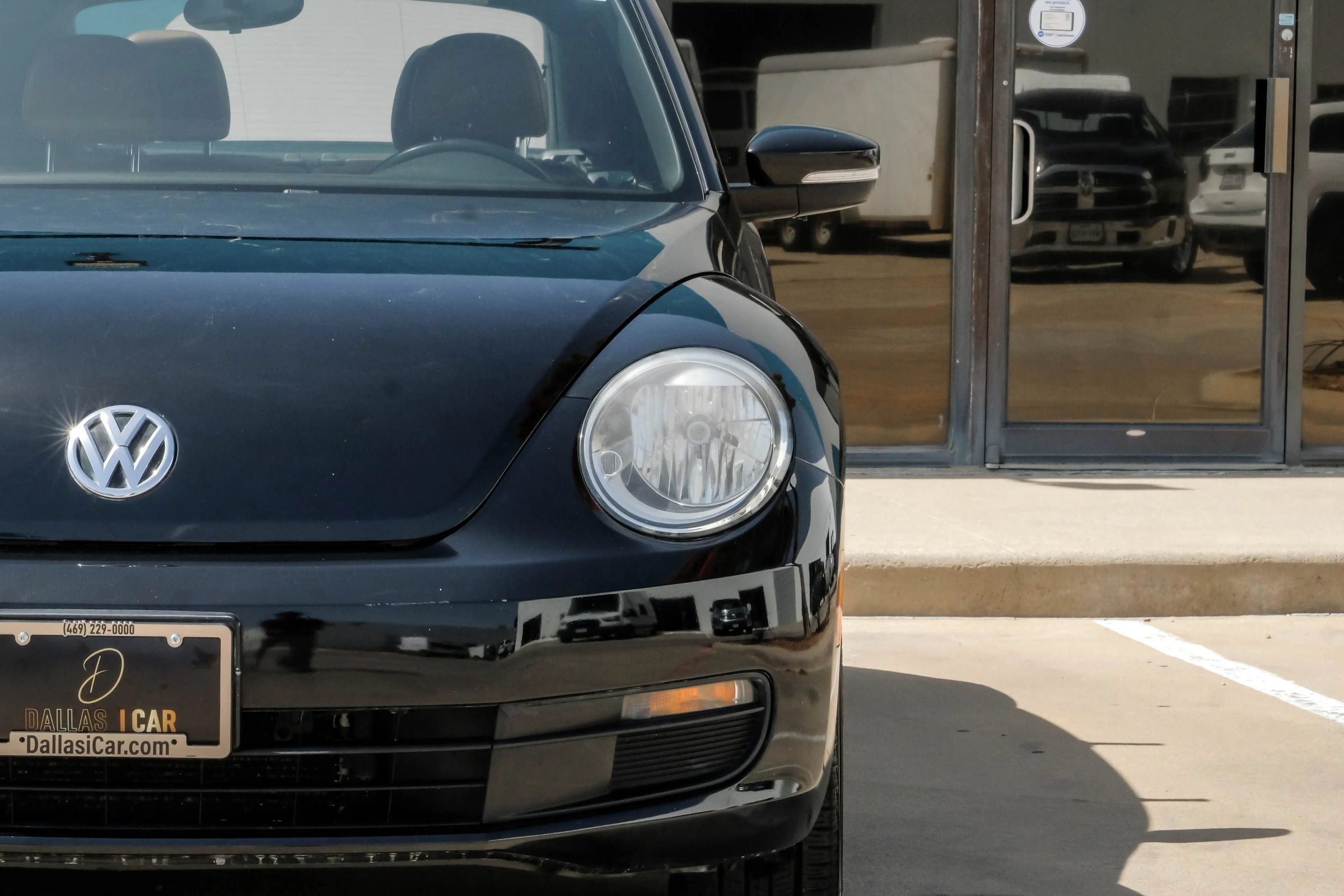 Used 2015 Volkswagen Beetle 1.8T Classic FWD image 35