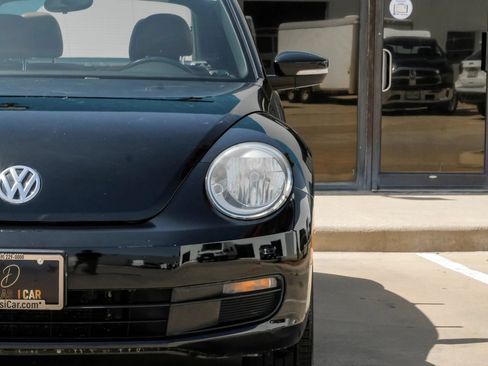 Used 2015 Volkswagen Beetle 1.8T Classic FWD image 35