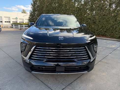 Used 2025 Buick Enclave Preferred w/ Power Package image 6