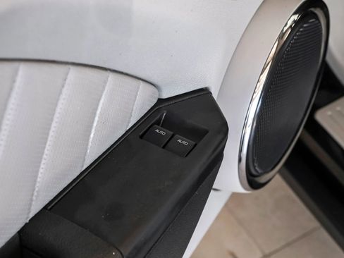 Used 2010 Ford Mustang GT image 34