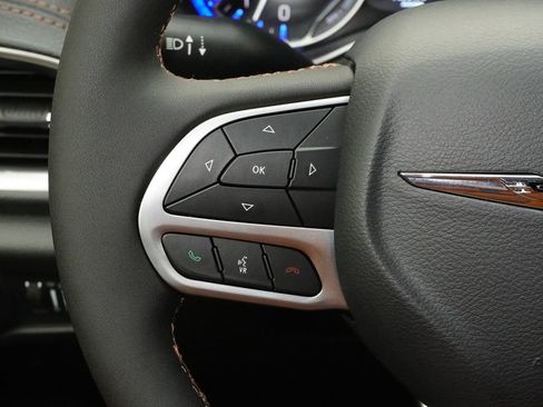 Used 2024 Chrysler Pacifica Pinnacle w/ Trailer Tow Group image 21