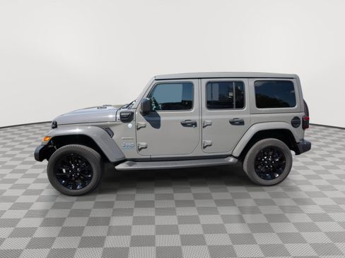 Used 2023 Jeep Wrangler Unlimited Sahara w/ Cold Weather Group AWD/4WD image 8