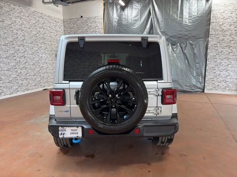 Used 2022 Jeep Wrangler Unlimited Sahara w/ Cold Weather Group image 6