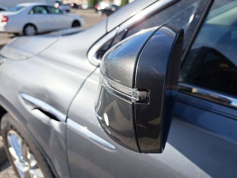 Used 2019 Buick Enclave Premium image 3