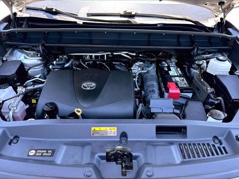 Used 2021 Toyota Highlander XSE AWD/4WD image 13