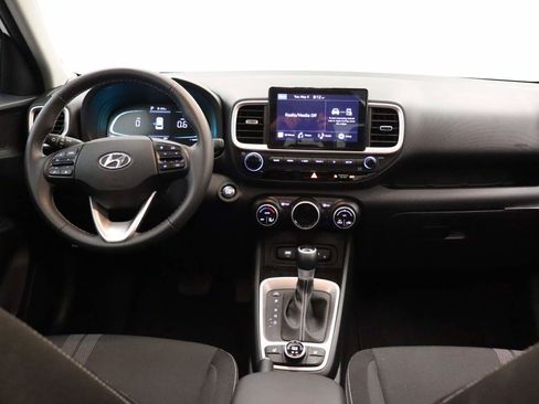 Used 2026 Hyundai Venue SEL FWD image 14